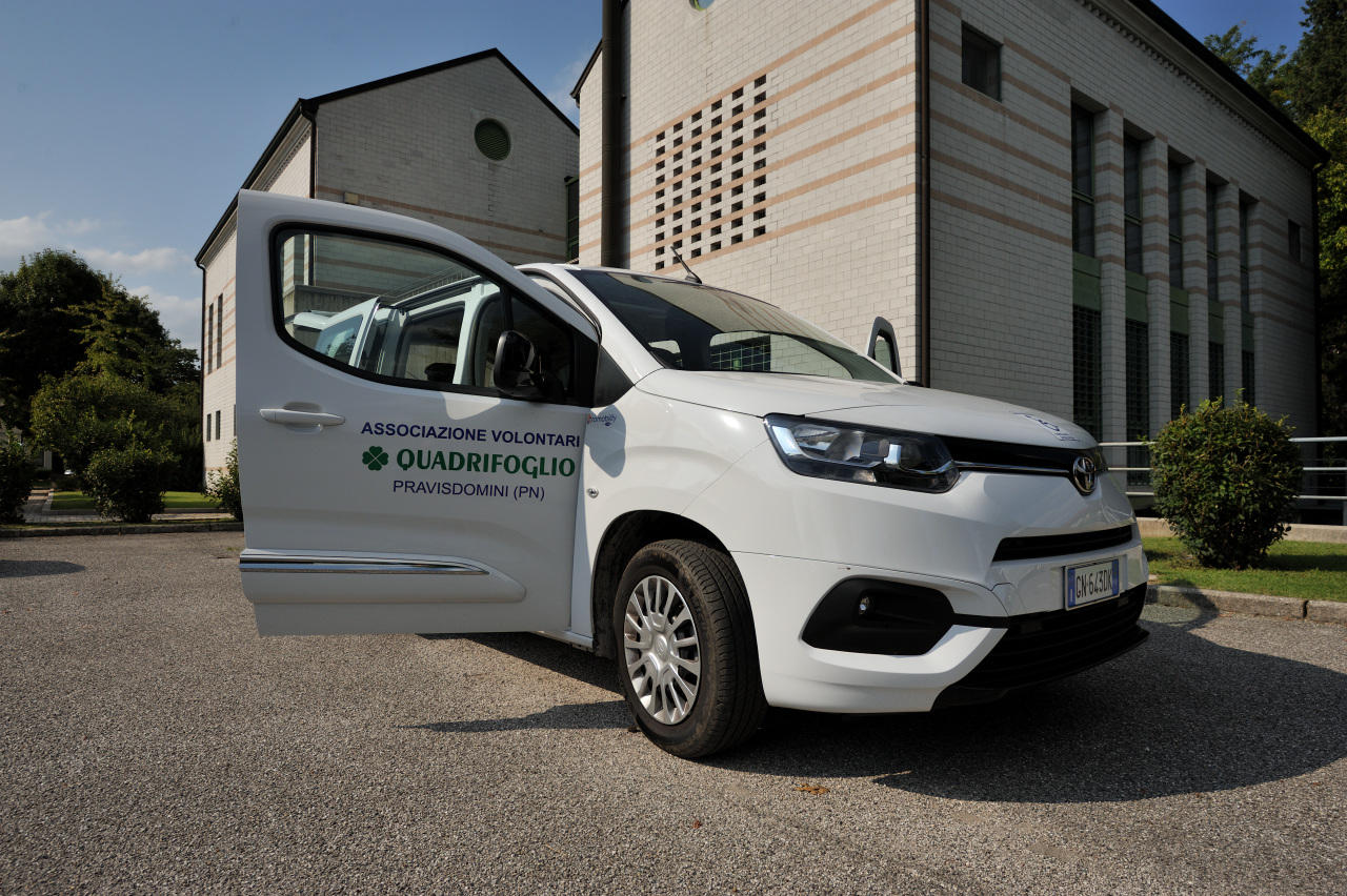 Nuovo automezzo Associazione Quadrifoglio Pravisdomini